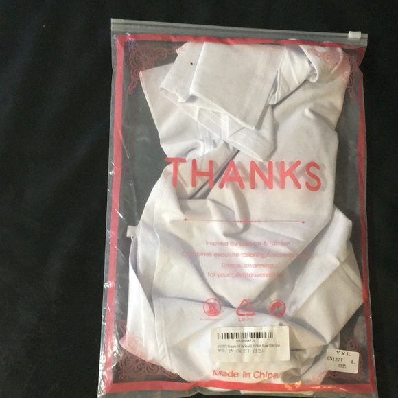 Women’s white off the shoulder top - Picture 4 of 4